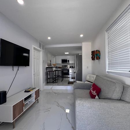 Charming Two Bedroom Apartment. 마이애미 외부 사진