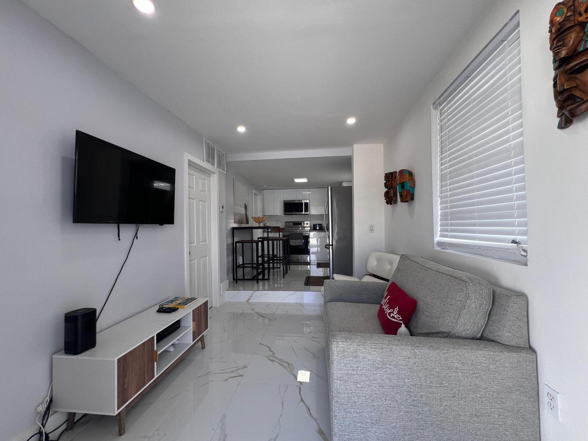 Charming Two Bedroom Apartment. 마이애미 외부 사진