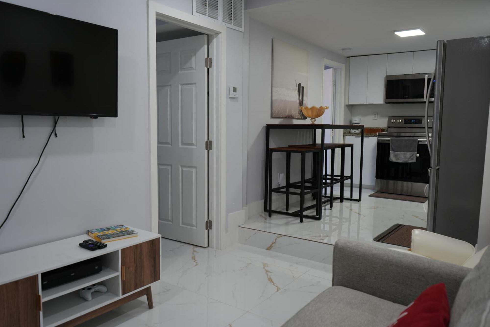 Charming Two Bedroom Apartment. 마이애미 외부 사진